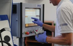 Nos techniciens sont formés par les fabricants d'équipements de test. En suivant les procédures de fabrication, nous atteignons un haut niveau de qualité.